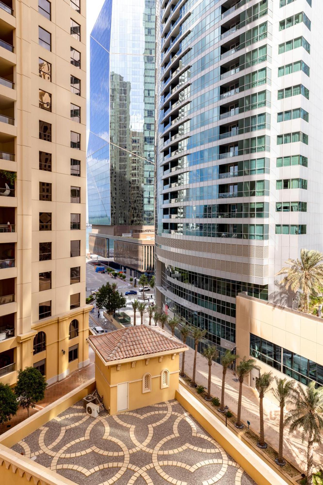 Beautiful 1 Bedroom By The Jbr Beach! Bahar Апартаменти
